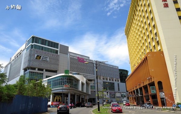 Suria Sabah Shopping沙沙巴曙光百貨.jpg