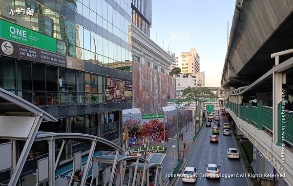 Amarin plaza Bangkok 2022整修中.jpg