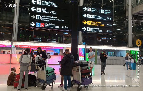 Suvarnabhumi airport曼谷BKK機場2樓.jpg