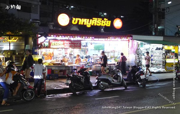 Hwai Khwang night market輝煌夜市3.jpg