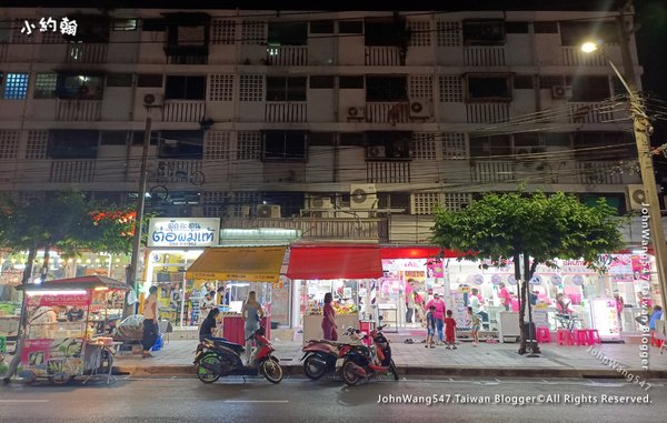 Hwai Khwang night market輝煌夜市7.jpg