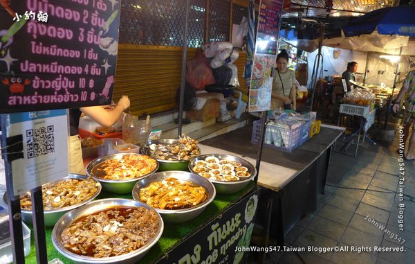 Hwai Khwang night market輝煌夜市9.jpg