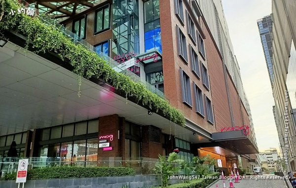 Moxy Bangkok Ratchaprasong Hotel2.jpg