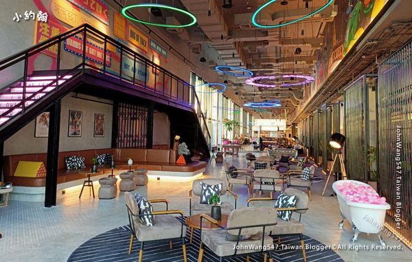 Moxy Bangkok Hotel飯店9樓Playground3.jpg