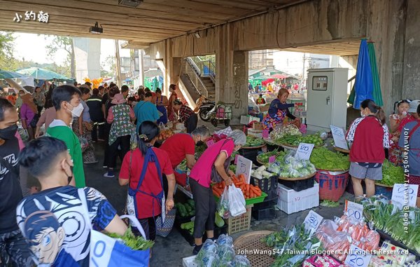 曼谷跨年遊記-MRT Min Buri Market4.jpg