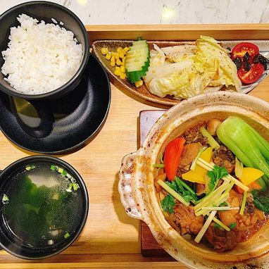 土煲仔 砂鍋 • 飯（📍龜山）又麻又香的麻辣大腸砂鍋和入味又