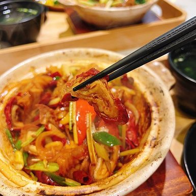 土煲仔 砂鍋 • 飯（📍龜山）又麻又香的麻辣大腸砂鍋和入味又