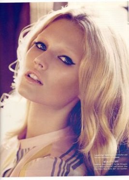 Vogue Germany January 2010 : Toni Garrn