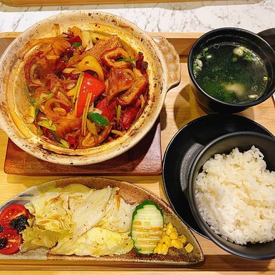 土煲仔 砂鍋 • 飯（📍龜山）又麻又香的麻辣大腸砂鍋和入味又