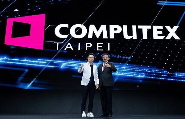 【新聞圖片二】今年COMPUTEX力邀科技巨擘，持續領航全球科技生態系，共同探索前沿科技。（左起：外貿協會黃志芳董事長、台北市電腦公會彭双浪理事長）