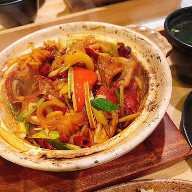 土煲仔 砂鍋 • 飯（📍龜山）又麻又香的麻辣大腸砂鍋和入味又