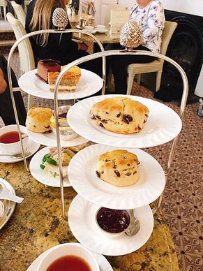 英國留學景點推薦：Bettys Cafe’ Tea Room 