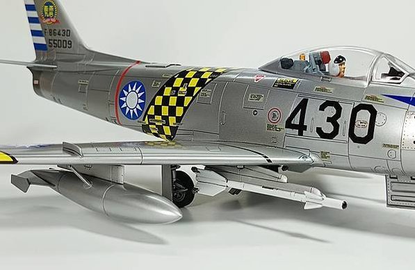 AFV 1/48 F-86 Saber 雷虎小組塗裝 430