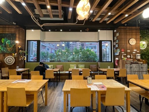 🍴【台中西屯】森林小徑(大墩店) ▎/親子/寵物友善