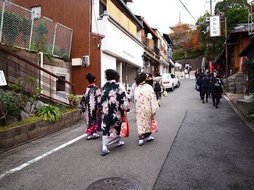 看到穿和服的日本女生!