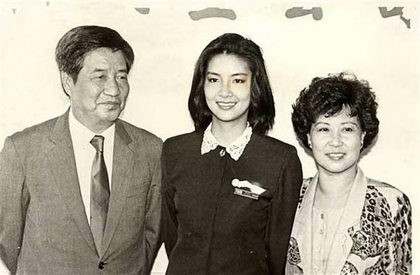 張淑娟曾是華航空服員-參加1988年的中華民國小姐選拔，憑著