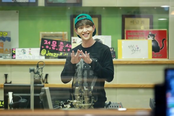 160525 Kiss The Radio-O2