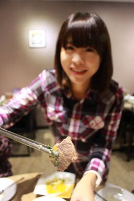 桃園中壢美食推薦 土鍋子泰式料理 泰式陶甕火鍋 道地的泰式陶土火鍋 涼拌青木瓜 打拋豬　泰式涼拌花枝 金錢蝦餅 老虎的眼淚 泰式嘎拋豬 泰式酸辣鍋 香茅鍋 番茄鍋 咖哩椰奶 泰國空運來台  泰國在地安心食材 不油膩 (39).jpg