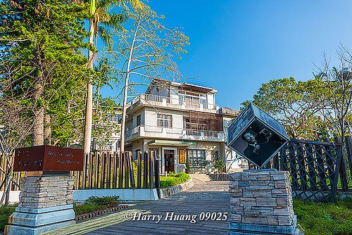 鄧南光影像紀念館，此館原為鄧南光（原名鄧騰輝）長兄鄧騰芳兒子