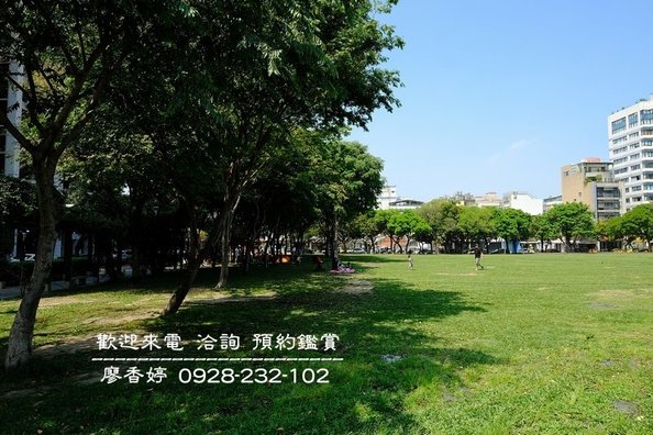 台中西區環境照片-台中市民廣場  廖香婷 0965520580(1).jpg