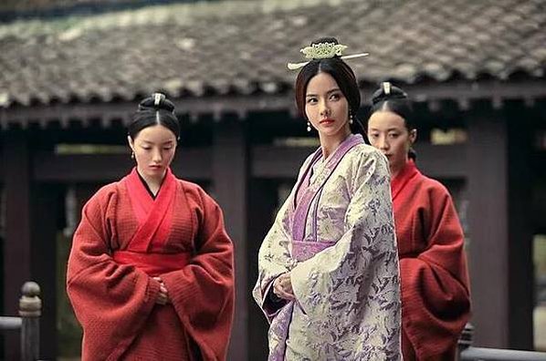 林祖密/通房丫頭-陪嫁丫鬟-和女方一起嫁入男方家中的婢女，而