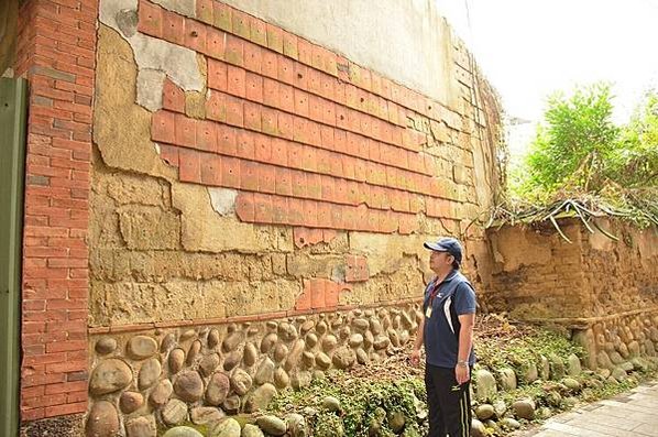 芎林廣福宮(三山國王廟)1800年姜勝智「九芎林義渡碑石」「