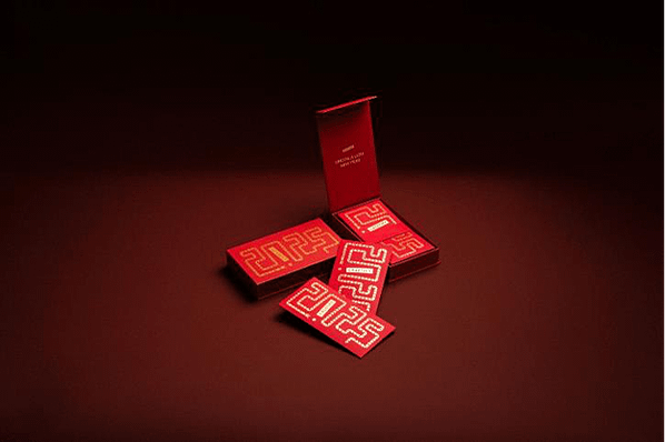擄蛇翻身行大運！ CASETiFY 與人氣藝術家 WHOSM