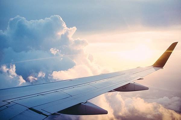 飛機失事率+空難率/40多年來飛機失事件數下降80%/196