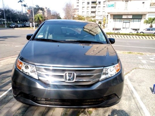 2012_Honda_Odyssey_1