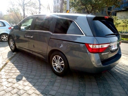 2012_Honda_Odyssey_4