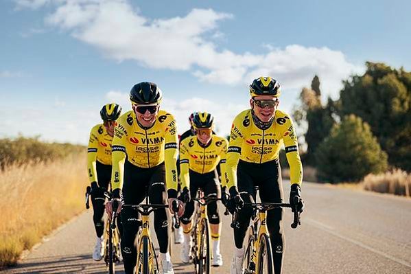 1. Garmin Edge自行車錶成為 2022、2023 兩屆環法冠軍隊伍 Team Visma _ Lease a Bike 指定機種