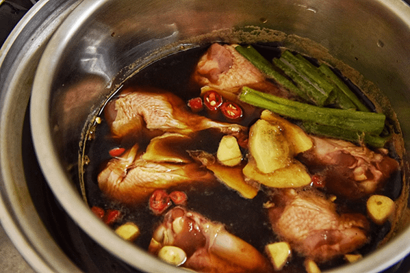 野飼崎雞,雞肉,料理,雞肉料理,食譜,放山雞,放山土雞,雞肉料理食譜,雞肉食譜,電鍋,生鮮雞肉,電鍋料理,電鍋料理食譜,簡單料理,簡單料理食譜,翅小腿料理,可樂滷翅小腿,省時料理,輕鬆料理,家常料理