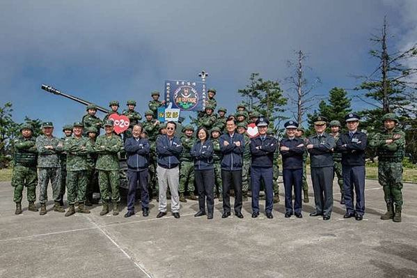 35快砲現役的防空火砲（GDF-006型35公厘雙管防空快砲