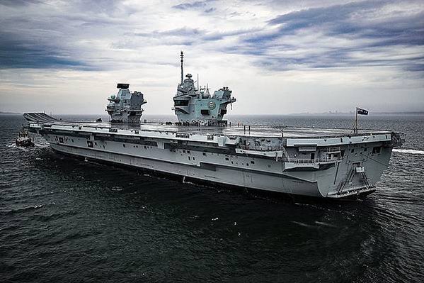 800px-HMS_Prince_of_Wales_(R09)_depart_Forth_for_initial_sea_trials_-_19