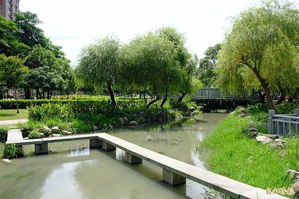 竹北東平里土牛溝/竹北蕃仔寮土牛溝/250年老榕樹土地公福昌