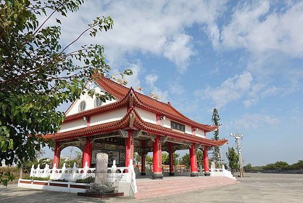 白礁亭/在三元宮(尫祖廟)後的麻豆社尫祖祠- 麻豆社是個可發