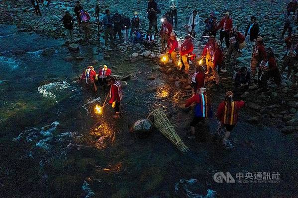 茂林區萬山部落傳統祭儀勇士祭與魯凱族的祭儀明顯不同/高雄市萬