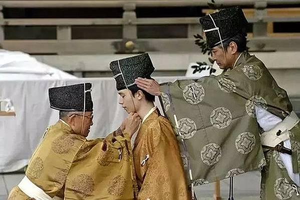 日本武士成人禮-元服/「元」是頭的意思，「服」是穿的動詞意思