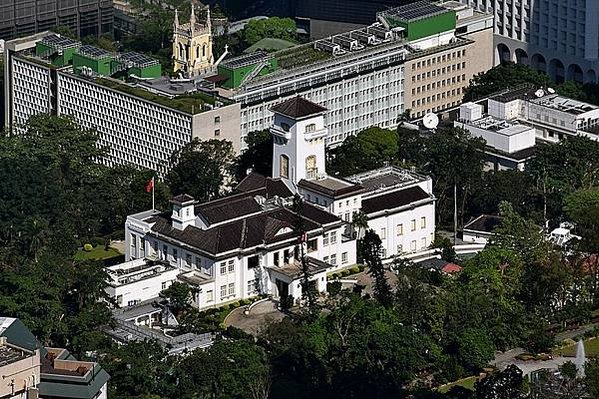800px-Aerial_view_of_Government_House