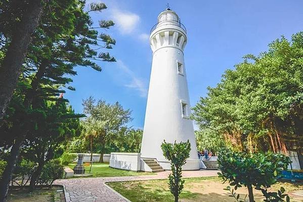 白沙岬燈塔（1898年建）國定古蹟-1901年啟用-塔身為雙