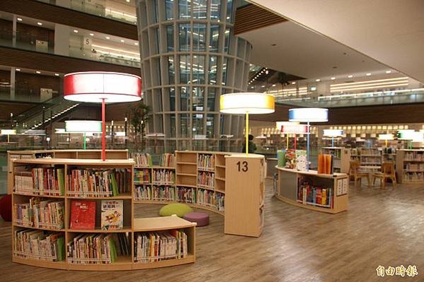 十大人氣書店/全世界最美的書店─惠文社/桃園市立圖書館龍岡分