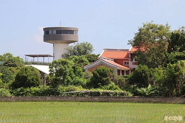 竹縣碉堡文資軍事碉堡-竹北市鳳崎落日景觀步道有二座砲車碉堡及
