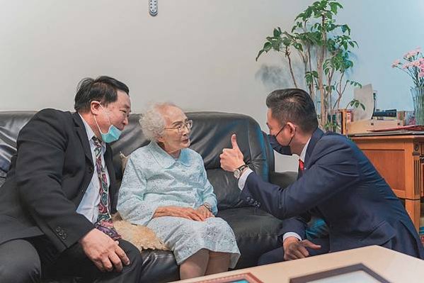 104歲國寶級「醫師奶奶」李佳音，全台最年長的退休女醫師，畢