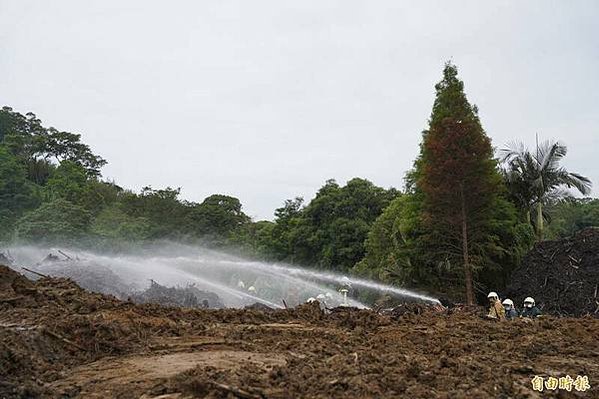 芎林鄉廢木材工廠悶燒下風處竹北、竹市整天臭焦味-芎林鄉廢木材