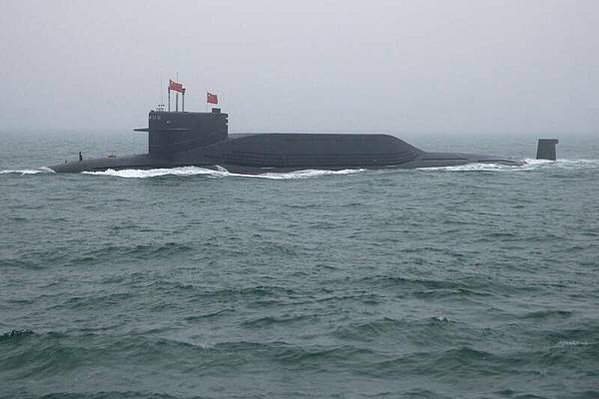 被澎湖漁民撞見的中共094核潛艦 顯眼「龜背」澎湖漁民今晨出