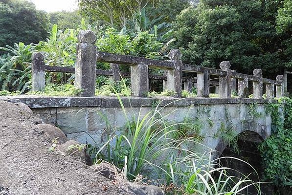 南庄鄉糯米橋小南埔崇聖宮附近-挑夫古道 又稱為「屯營古道」上