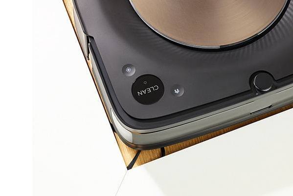 07. 圖說：Roomba s9+獨特專利機身設計與五角刷，能深入家中最邊緣的角落，實現完美清掃。