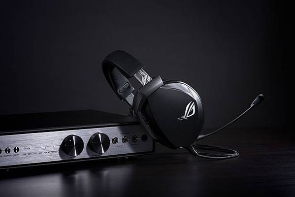 ROG Theta Electret電競耳麥可完美搭配高端DAC和擴大機，提供純淨、高解析度的音質。