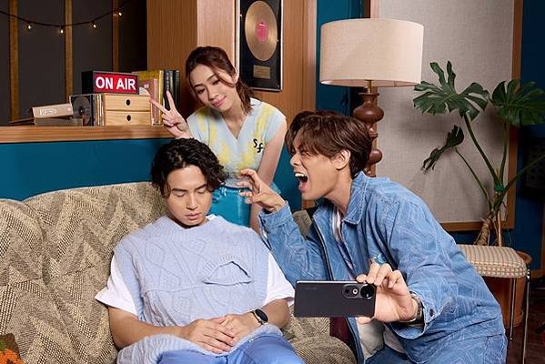 【新聞照片01】擁廣大年輕V粉的vivo，今(12)日驚喜宣布，邀請甫鍍金的超人氣樂團-告五人，擔任即將登台的vivo V40系列代言人