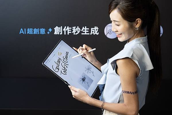 【新聞稿照片20】畫出幾筆簡單的草圖，即可透過塗鴉轉圖像智慧生成精美且風格多元的圖像